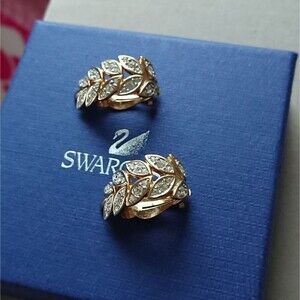 Gold tone leaf Swarovski Clip On earrings